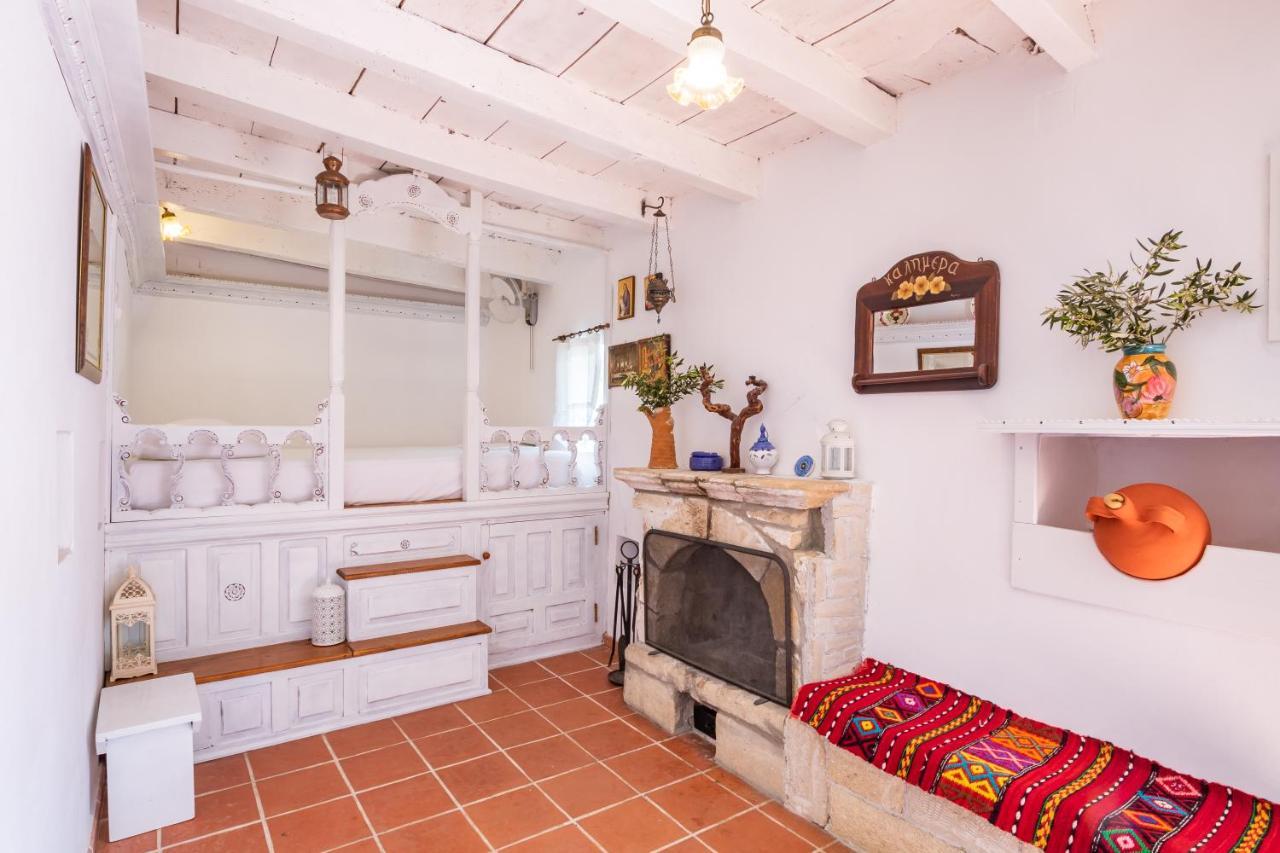 Olive Grove Cottage Menetaí Esterno foto